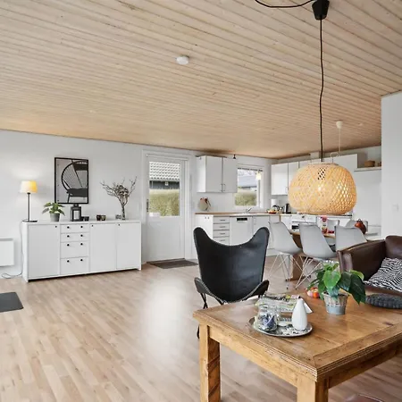 Prázdninový dům Blesse - 250m From The Sea By Interhome Hejls